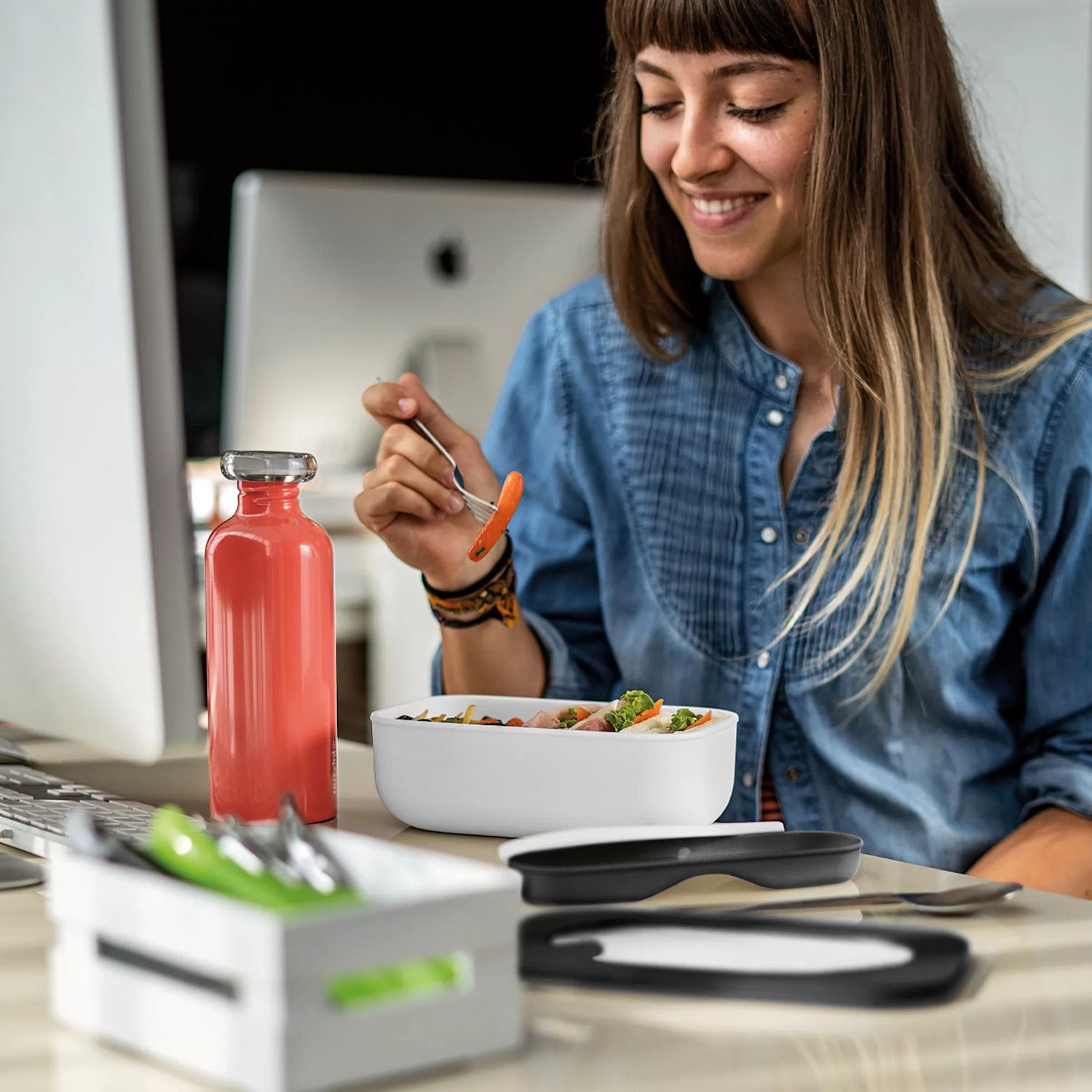 Guzzini STORE&GO lunchbox z pojemnikami i sztucami