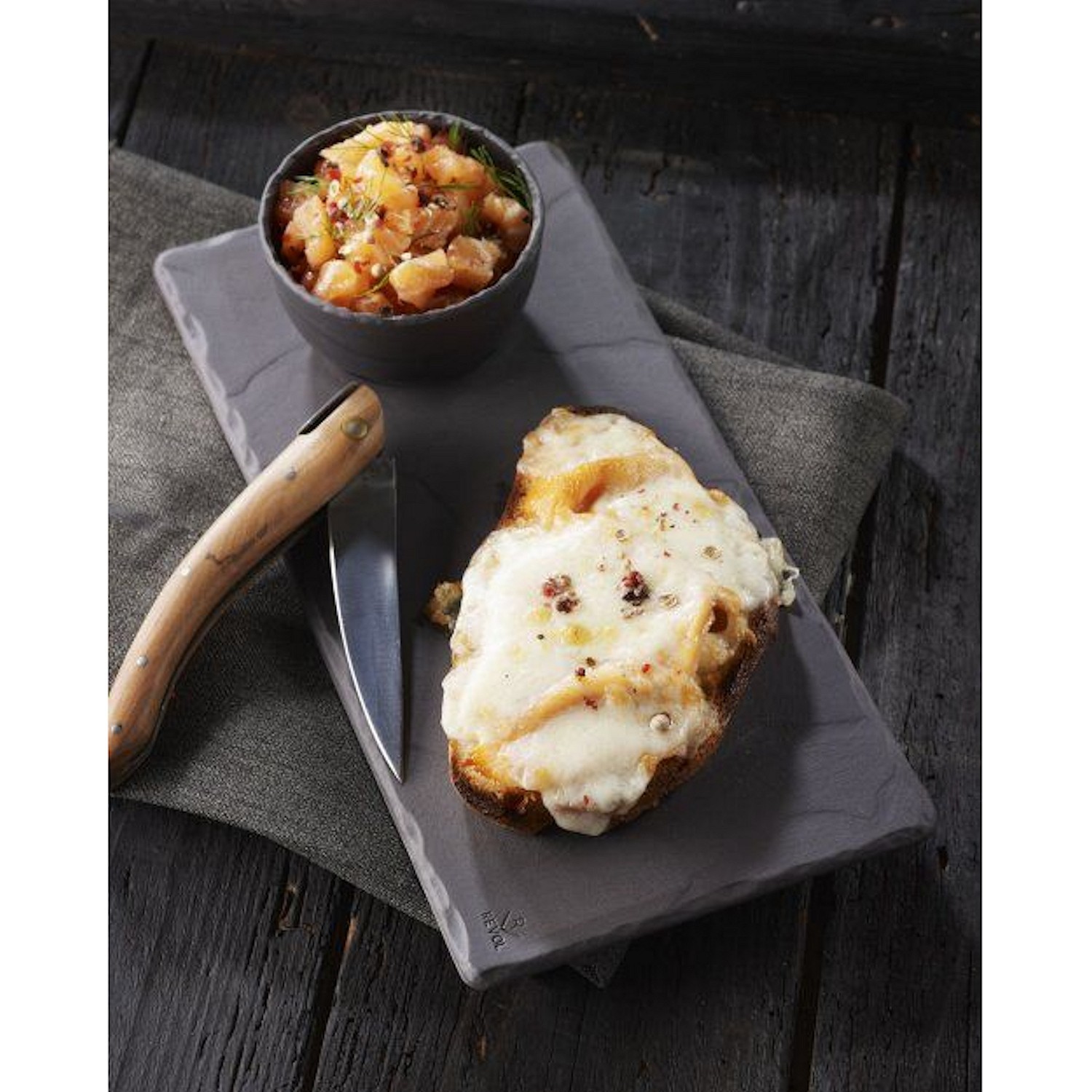 Revol Basalt Talerz z wyciciem na kubek