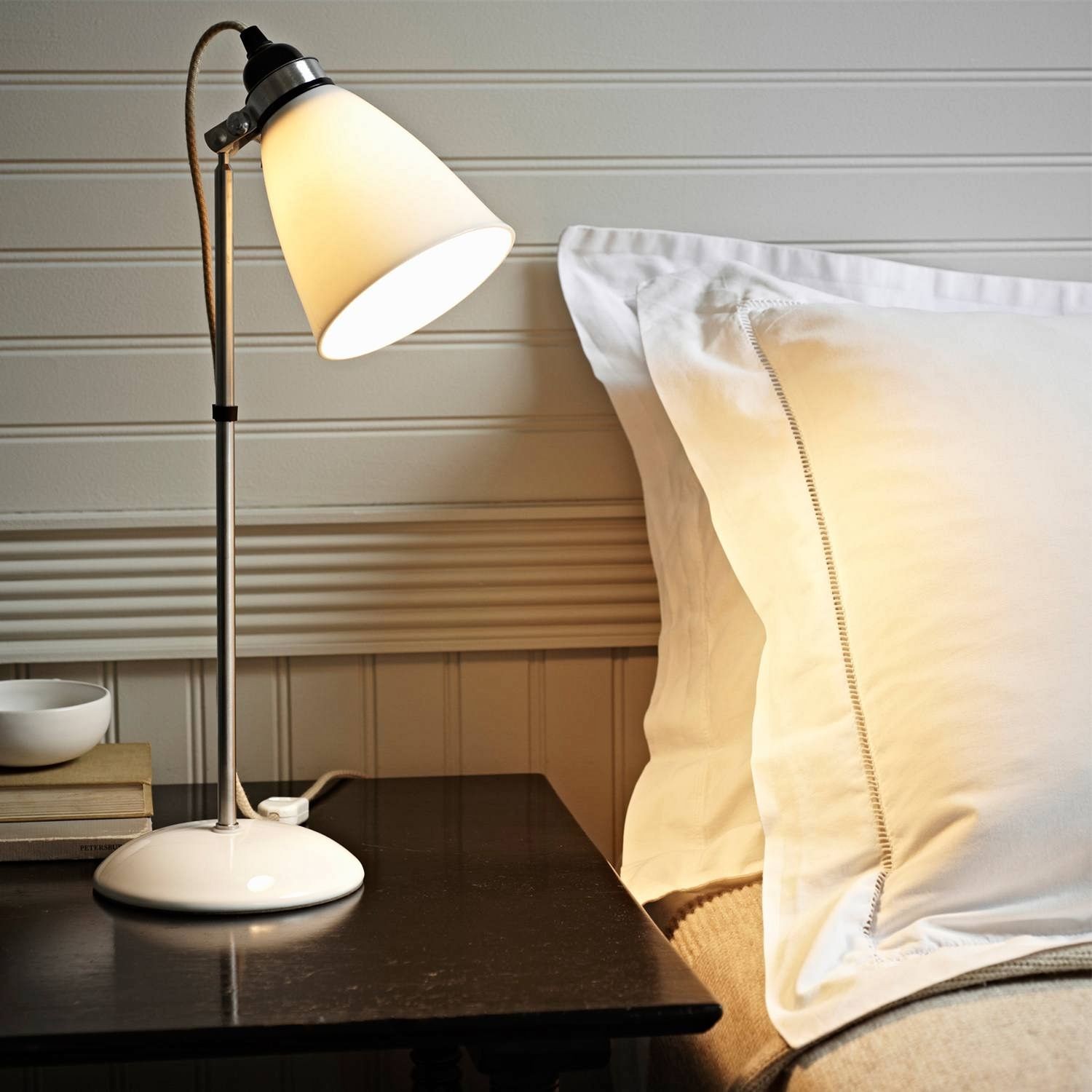 Original BTC Hector Medium Dome Lampa sto�owa