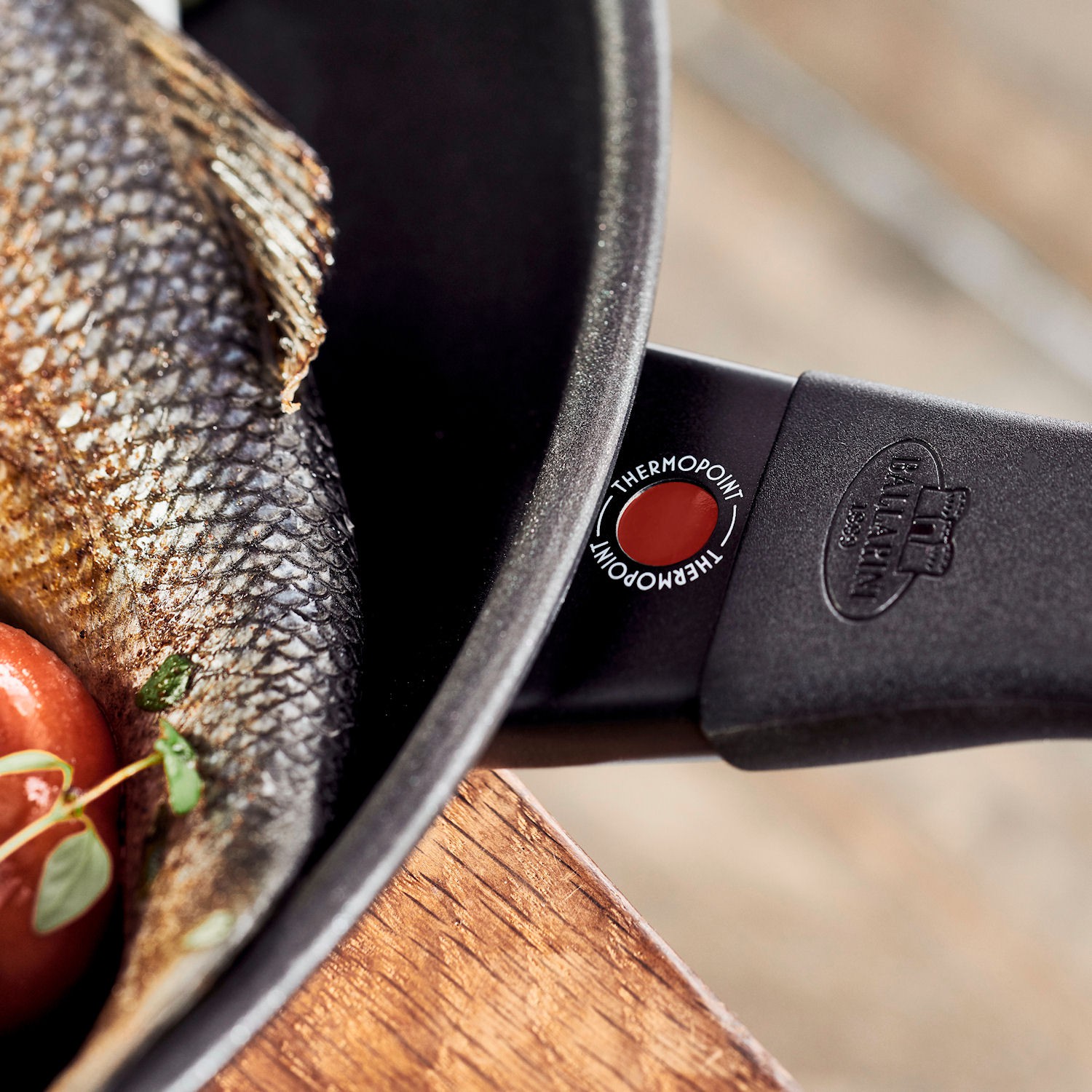 Ballarini Avola patelnia p�ytka z pow�ok� nieprzywieraj�c�