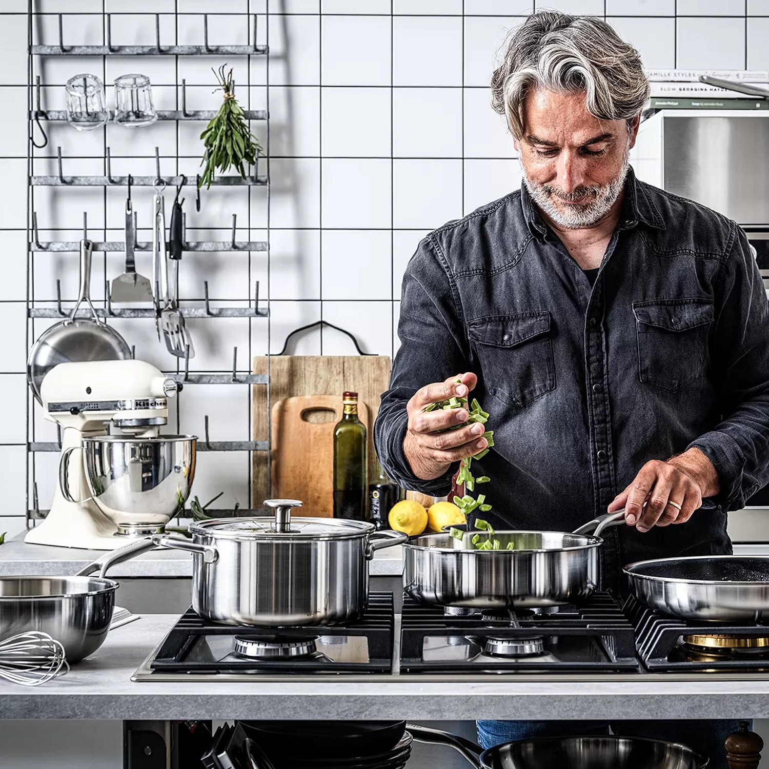 KitchenAid Multi-Ply Stainless Steel Wok z pokrywk�