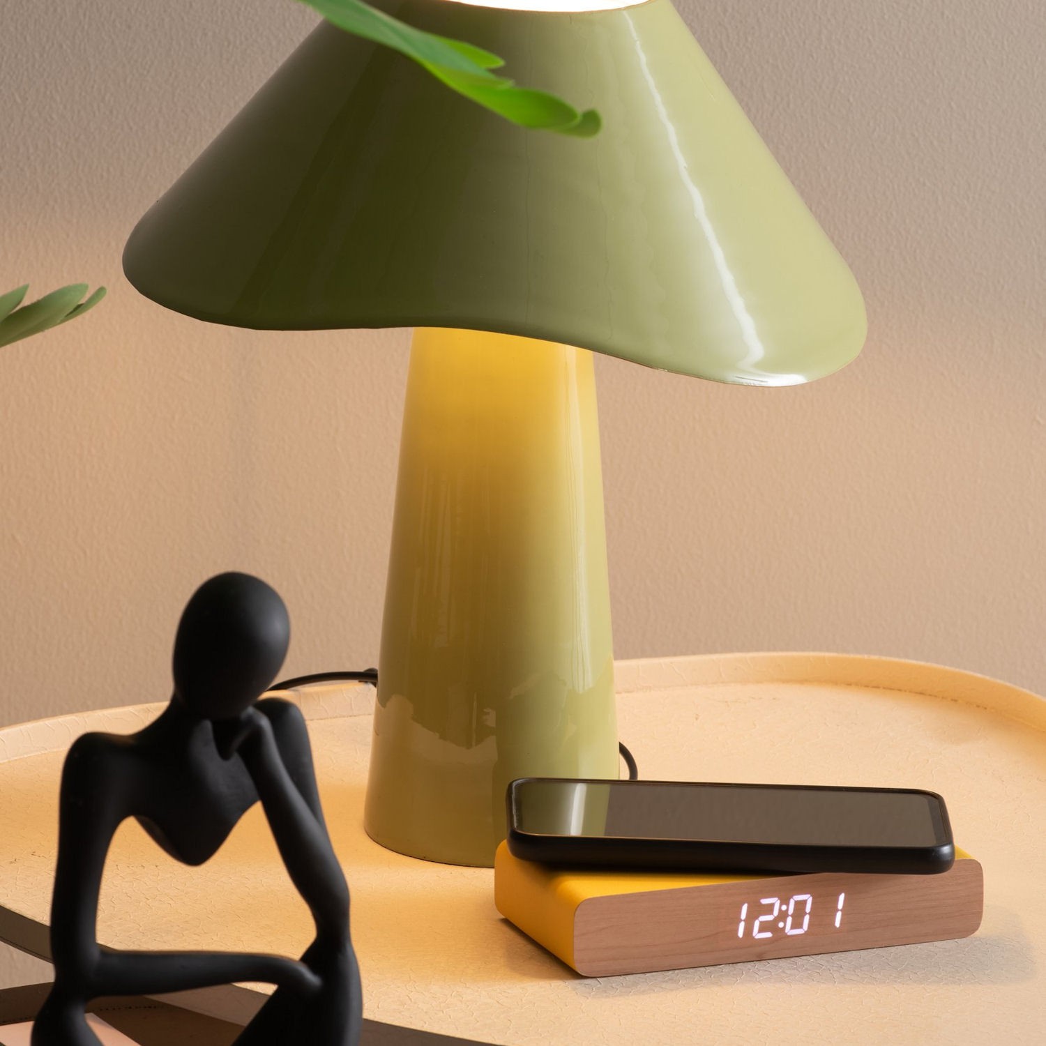 Karlsson Retro Flat LED Budzik z adowaniem indukcyjnym